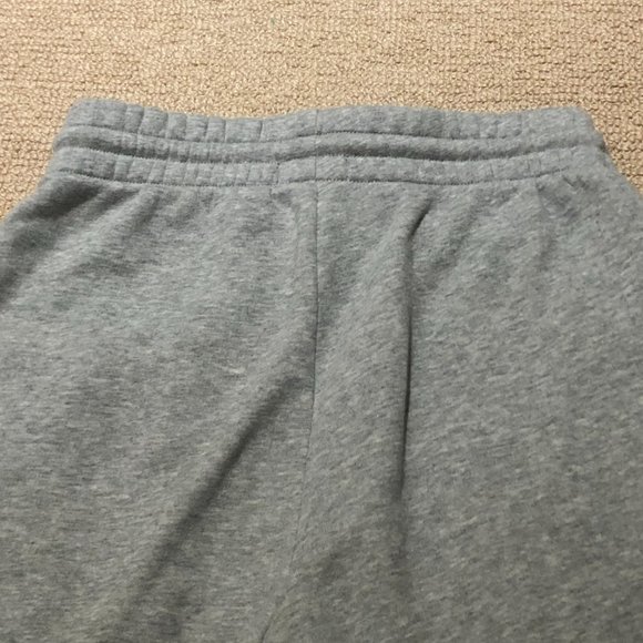 Aritzia Grey Boyfriend Sweatpants - Picture 4 of 7